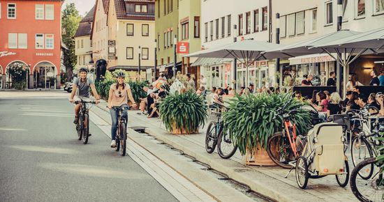 Radfahrer in Künzelsau, Foto: Chris Frumolt