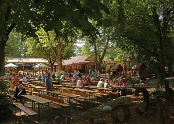 HL_Heilbronn_Food Court Biergarten_RadServiceStation