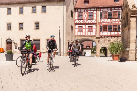 Kultur-Radwege in Baden-Württemberg - Unterwegs am Radweg Deutsche Fachwerkstraße Kultur-Radwege in Baden-Württemberg - Unterwegs am Radweg Deutsche Fachwerkstraße