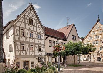 HL_Möckmühl_Hotel Kleine Radlerherberge_bett+bike